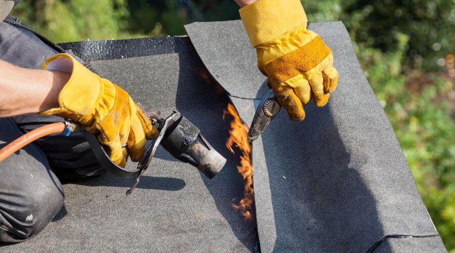 Professional flood damage restoration services in Hi Hat, KY